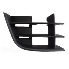 FRONT BUMPER GRILLE CENTRE - OUTER (RH)